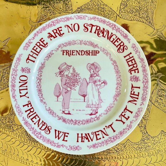 1980s Friendship Ceramic Plate Japan Red Pink “No Strangers Here” Valentine Gift - Picture 2 of 5